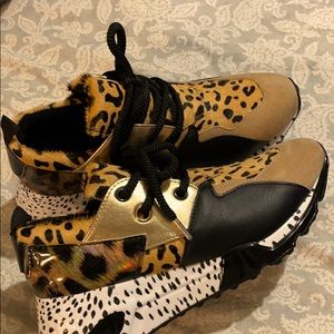 Steve Madden cliff animal sneakers